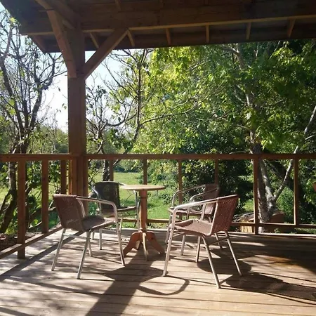 Le Tipi Tropical Au Bord De La Riviere