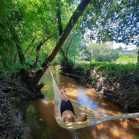 Le Tipi Tropical Au Bord De La Riviere *