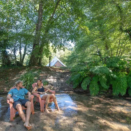 Le Tipi Tropical Au Bord De La Riviere *