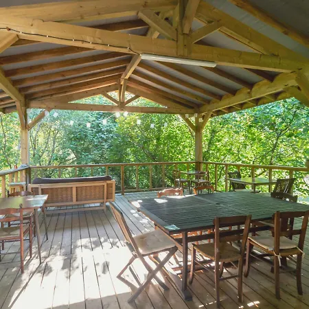 Le Tipi Tropical Au Bord De La Riviere