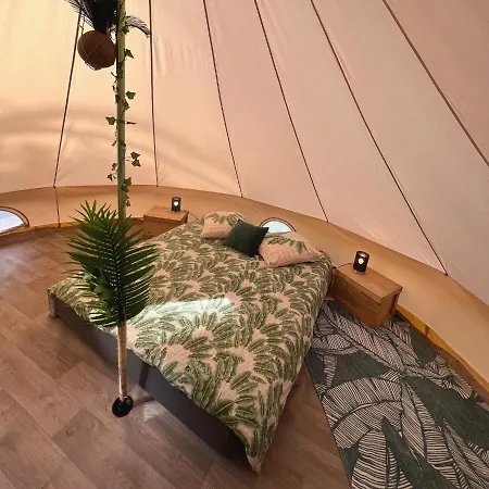 Le Tipi Tropical Au Bord De La Riviere Mios