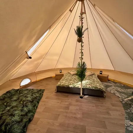 Campo de lujo Le Tipi Tropical Au Bord De La Riviere