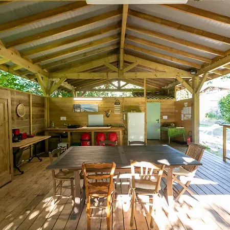Le Tipi Tropical Au Bord De La Riviere